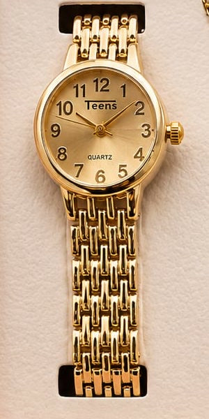 Pulso trenza fondo dorado