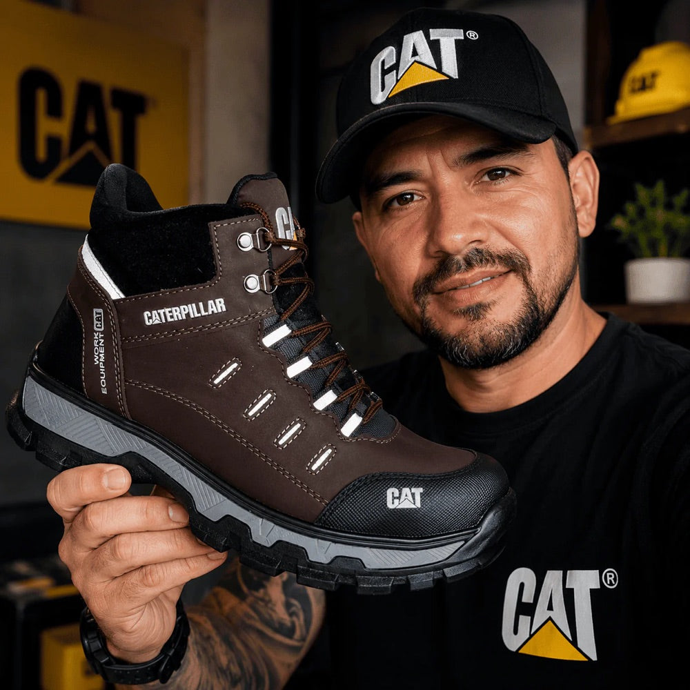 Cliente con botas café